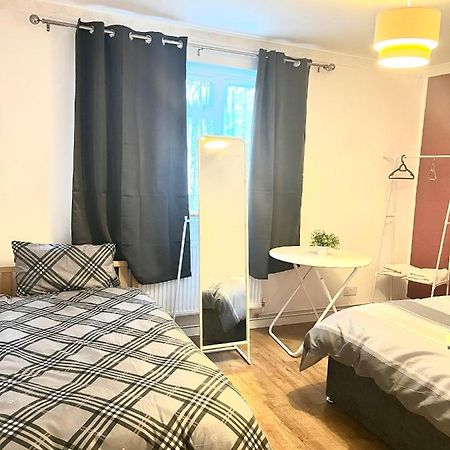 Large Room With Two Bed In Central London Kültér fotó